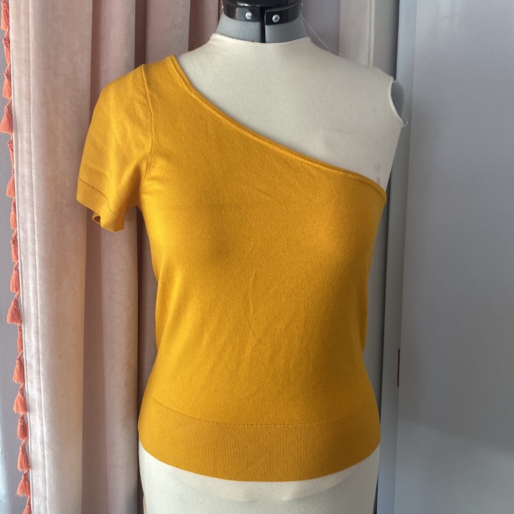 one shoulder short sleeves sweater